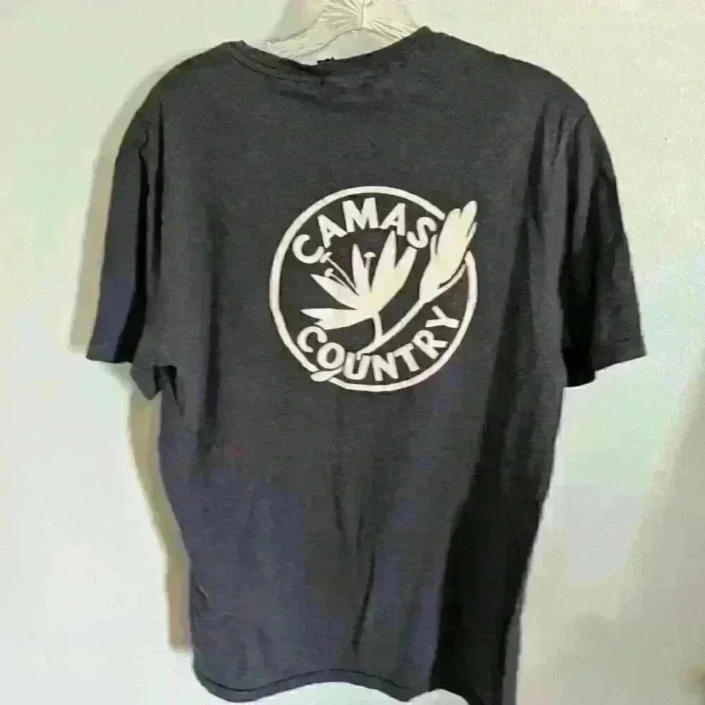 Men's size M camas country tshirt
